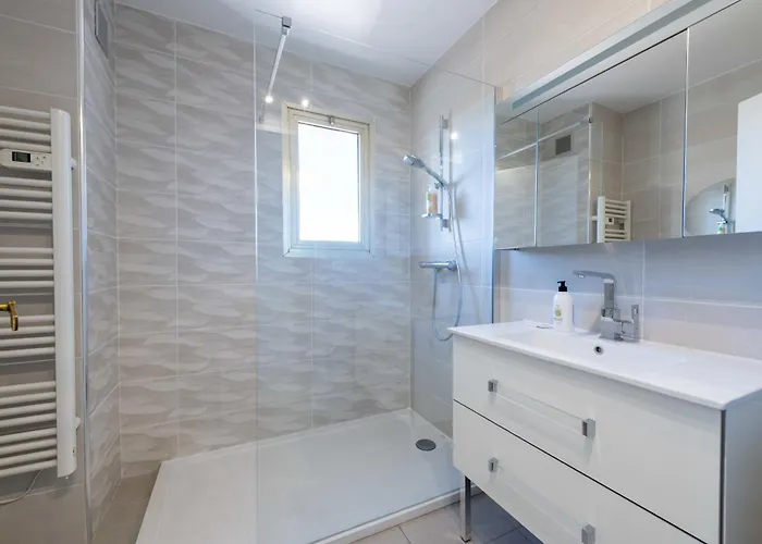 104 Sqm Sea-view Apartament *